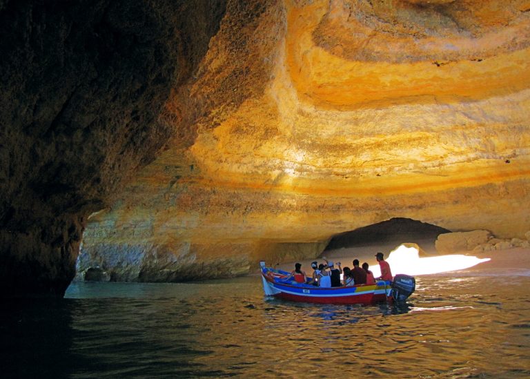 Image-AlgarveHiddenBeach
